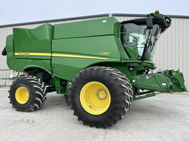 Image of John Deere S780 equipment image 1