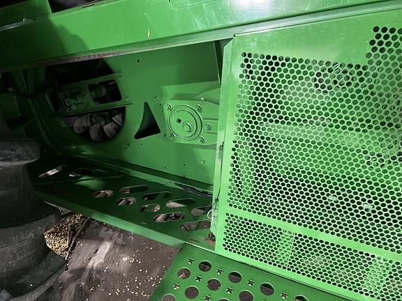 Image of John Deere S780 equipment image 4