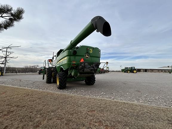 Image of John Deere S780 equipment image 2