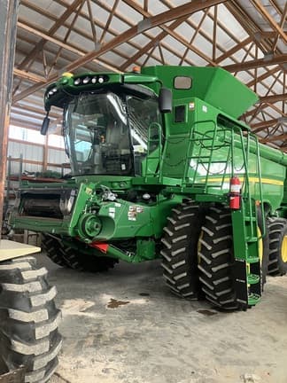 Image of John Deere S780 equipment image 1
