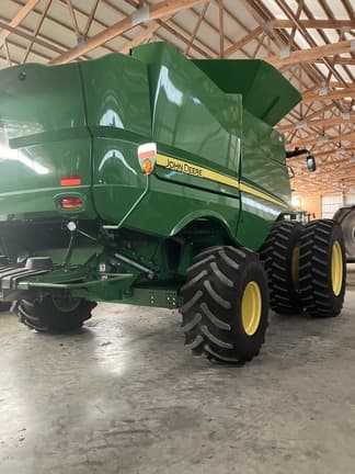 Image of John Deere S780 equipment image 2