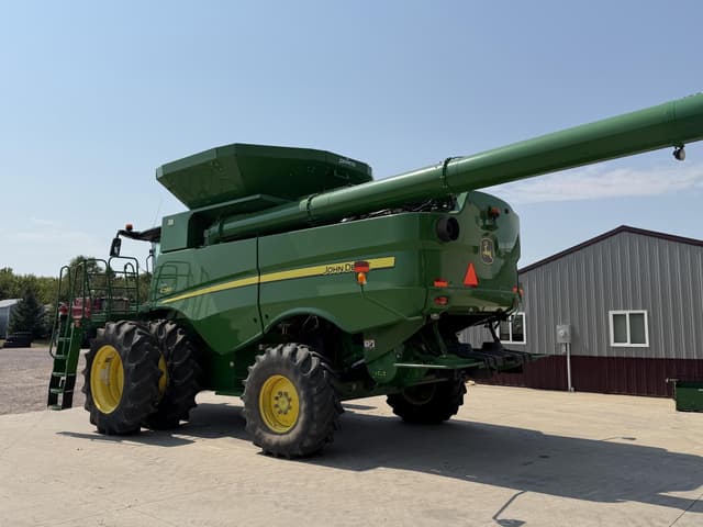 Image of John Deere S780 equipment image 4