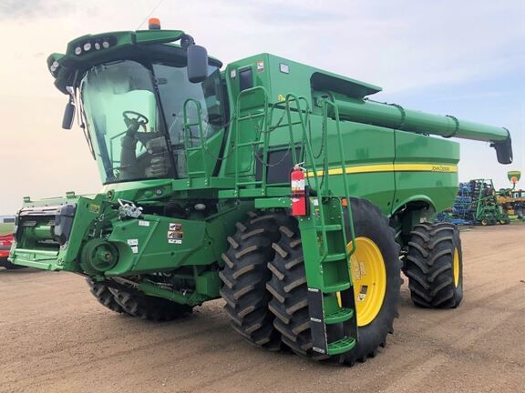 Main image John Deere S780