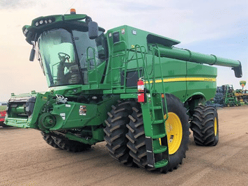 Main image John Deere S780