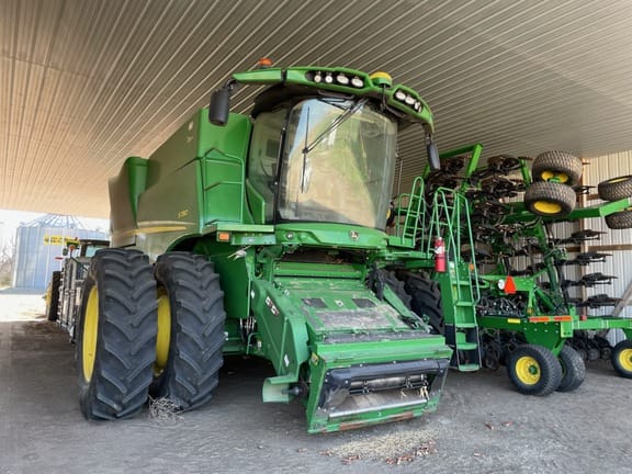 2019 John Deere S780 Equipment Image0