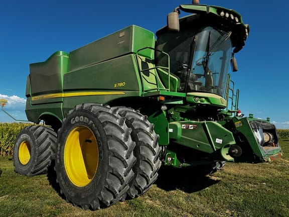 2019 John Deere S780 Equipment Image0