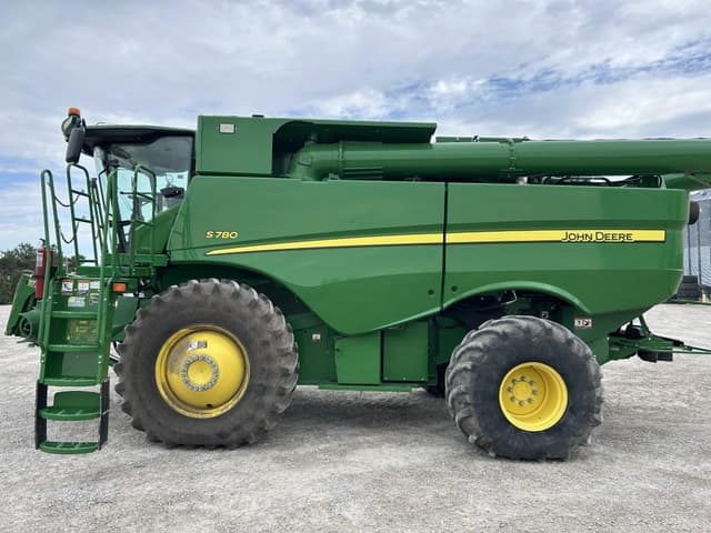 Image of John Deere S780 equipment image 2