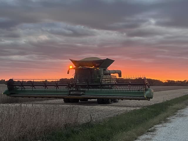 Image of John Deere S780 equipment image 3