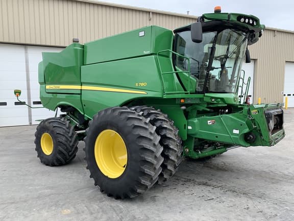 Image of John Deere S780 equipment image 1