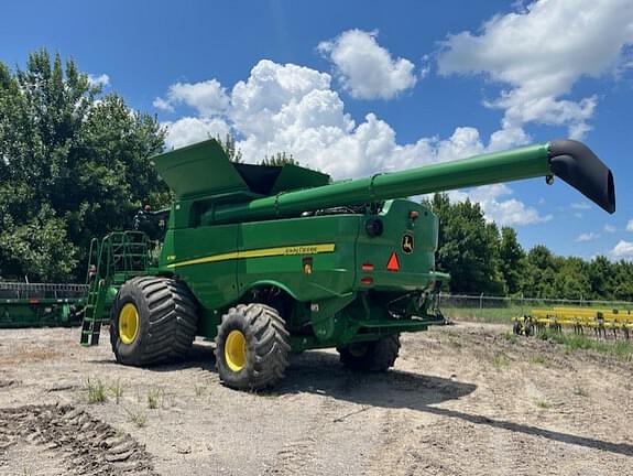 Image of John Deere S780 equipment image 2