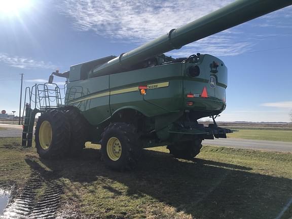 Image of John Deere S780 equipment image 1