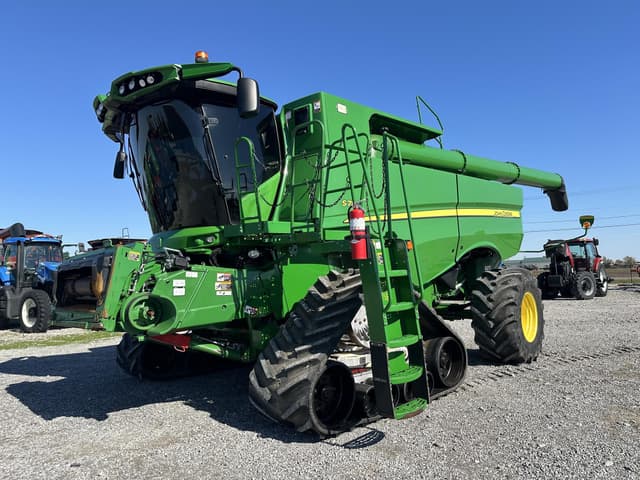 Image of John Deere S780 equipment image 2