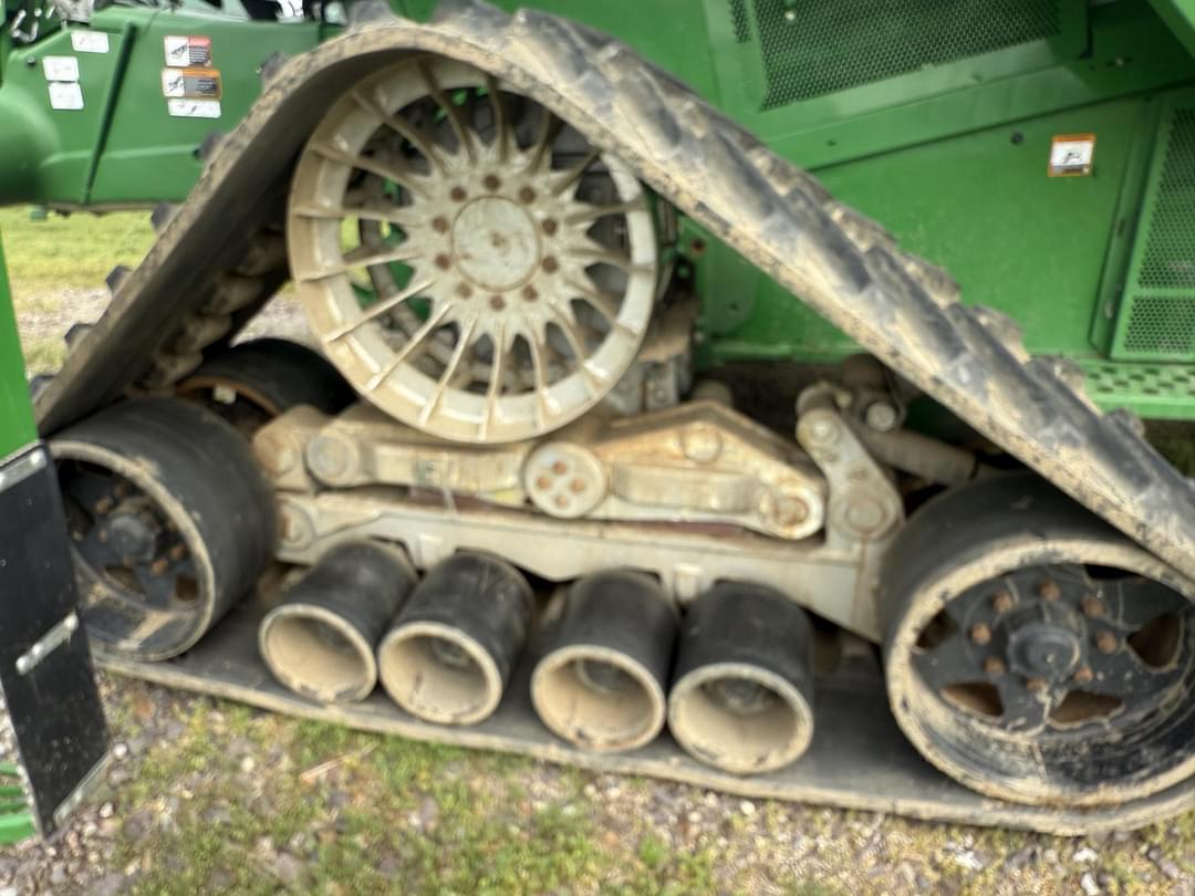 Image of John Deere S780 Image 1