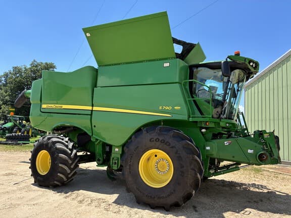 Image of John Deere S790 equipment image 3