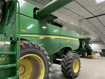 Main image John Deere S790