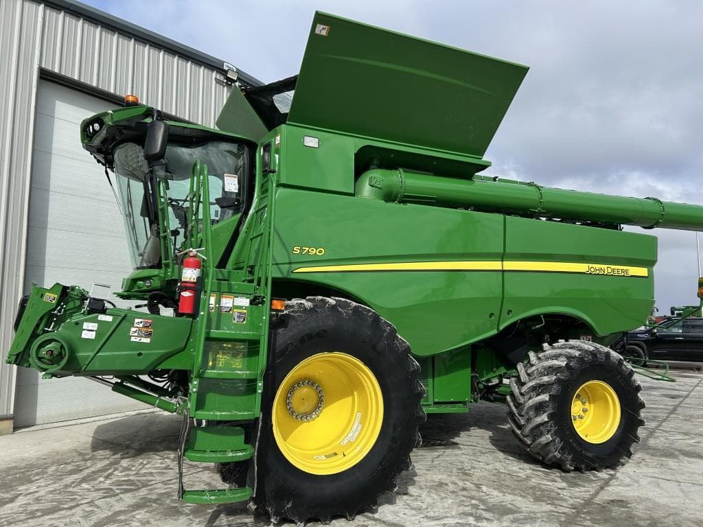 Image of John Deere S790 Primary image