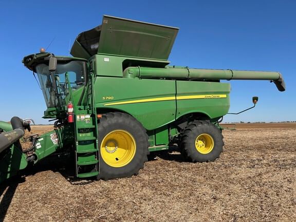 Main image John Deere S790