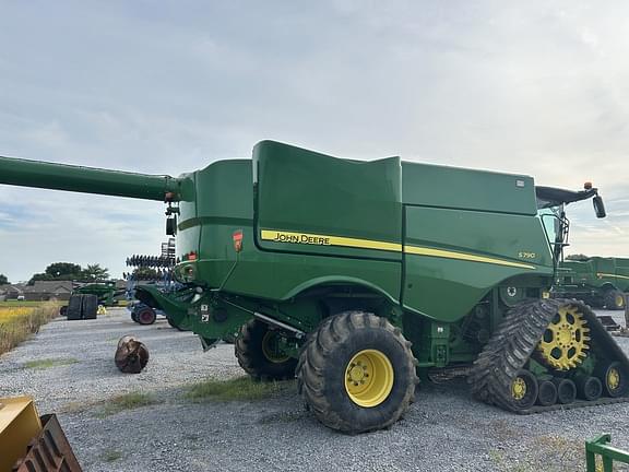 Image of John Deere S790 equipment image 2