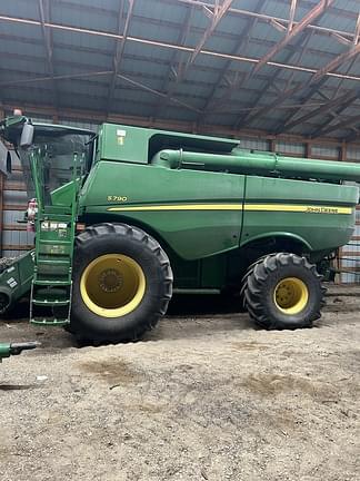 Image of John Deere S790 Image 0