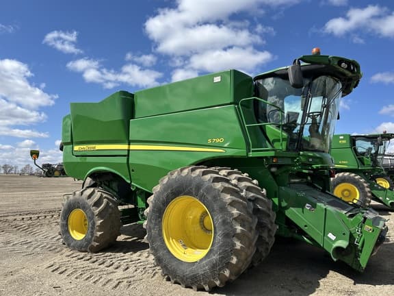Image of John Deere S790 equipment image 4