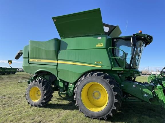 Image of John Deere S790 Primary image