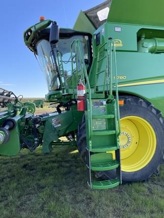 Image of John Deere S790 equipment image 4