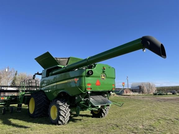 Image of John Deere S790 equipment image 2