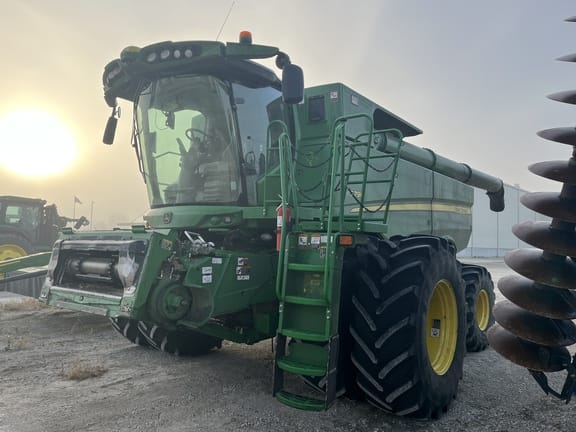 2019 John Deere S790 Equipment Image0