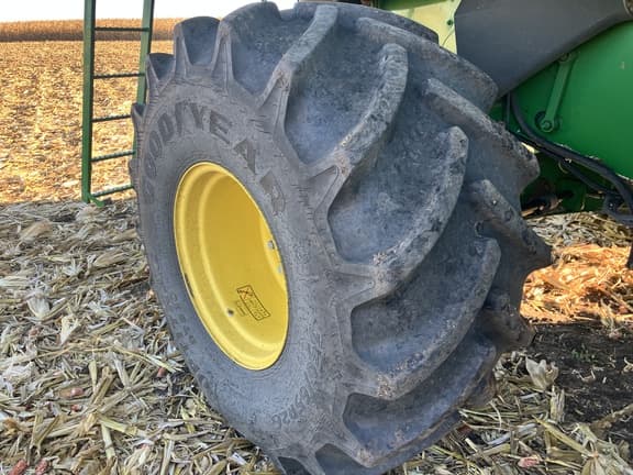 Image of John Deere S790 equipment image 4