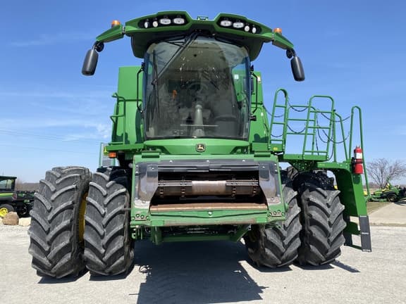 Image of John Deere S790 equipment image 1