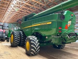 2019 John Deere S790 Image