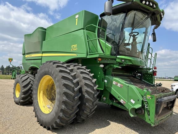 Image of John Deere S790 equipment image 1
