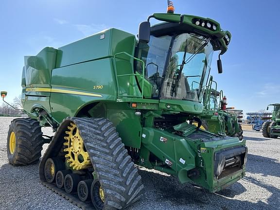Image of John Deere S790 equipment image 1