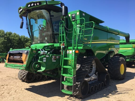 Main image John Deere S790