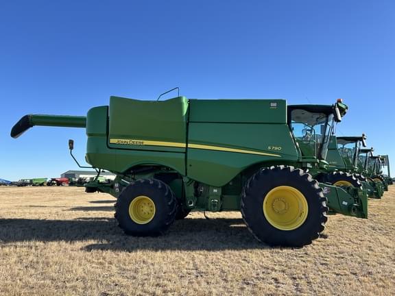 Image of John Deere S790 equipment image 2