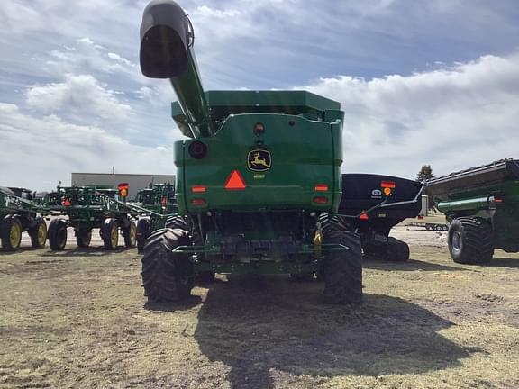 Image of John Deere S790 equipment image 2