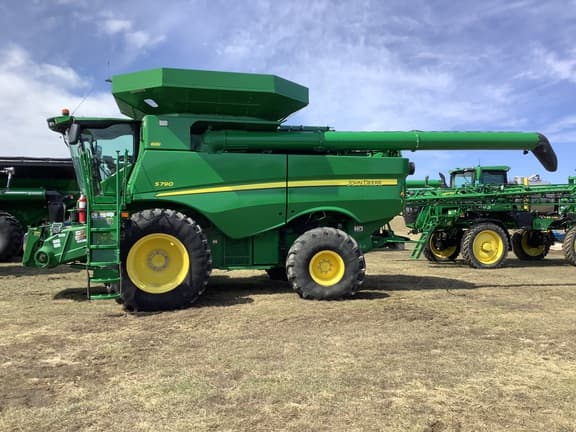 Image of John Deere S790 equipment image 3