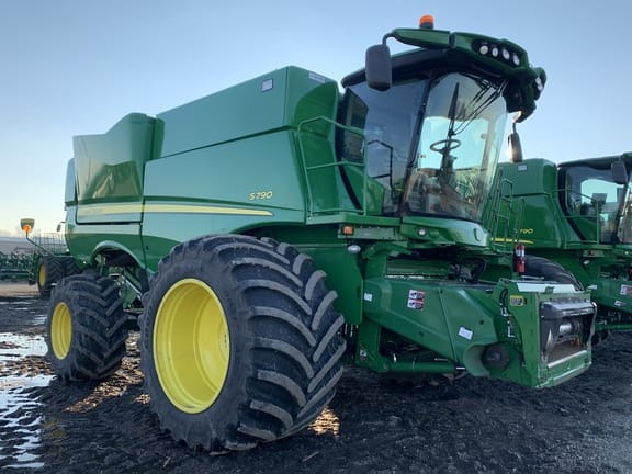 Main image John Deere S790