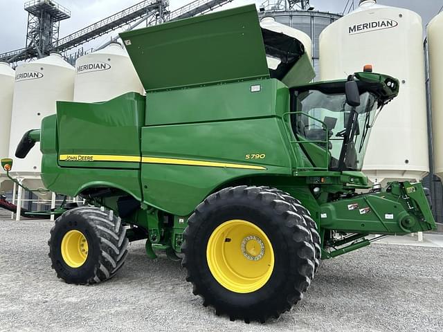 Image of John Deere S790 equipment image 1