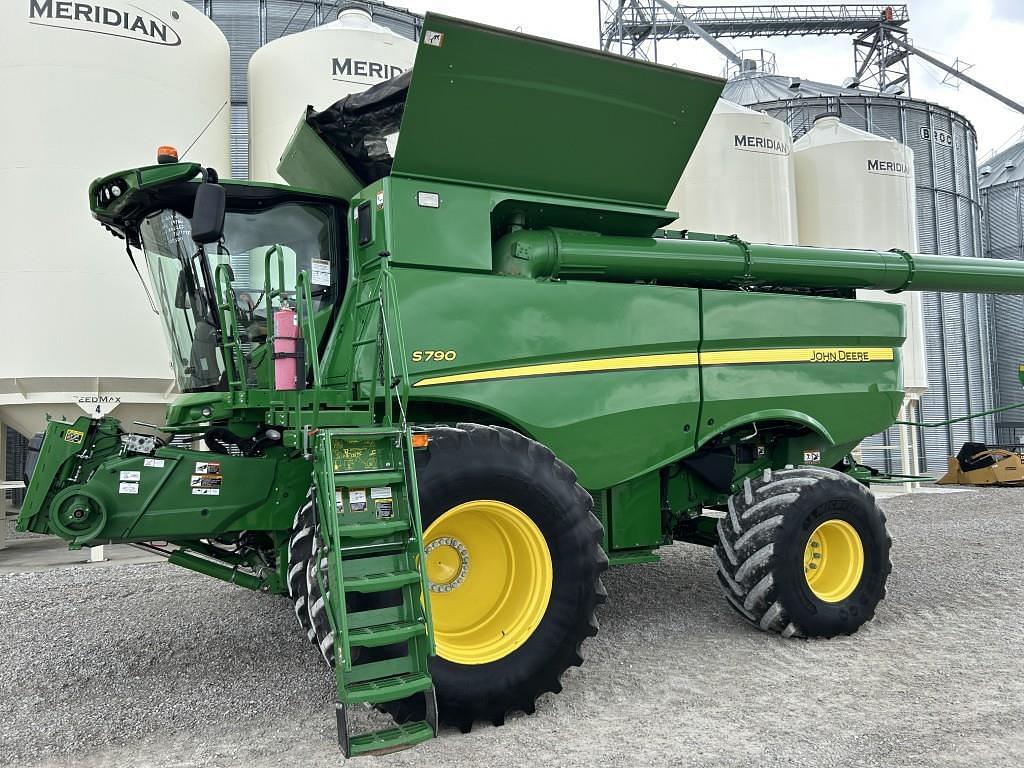 Image of John Deere S790 Primary image