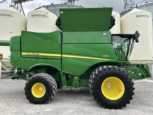 Image of John Deere S790 equipment image 3