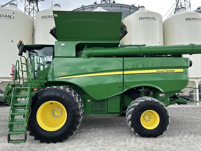 Image of John Deere S790 equipment image 2
