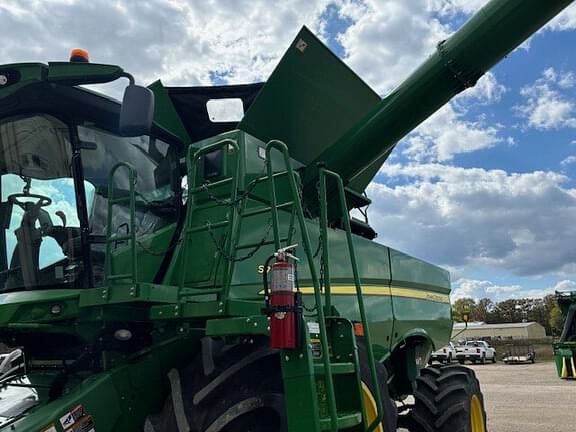 Image of John Deere S790 equipment image 1