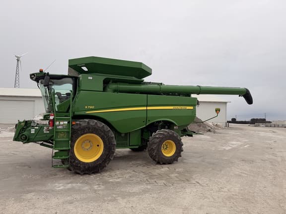 Image of John Deere S790 equipment image 2