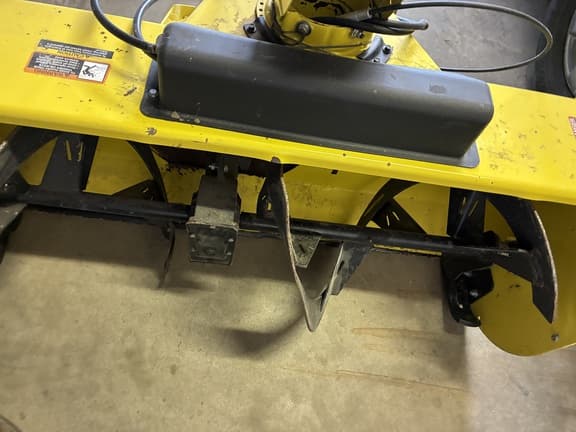 Image of John Deere 47" Snow Blower equipment image 4