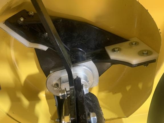 Image of John Deere 47" Snow Blower equipment image 2