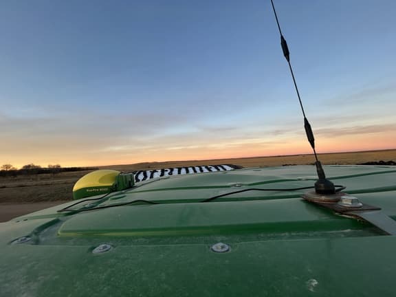 Image of John Deere StarFire 6000 equipment image 2