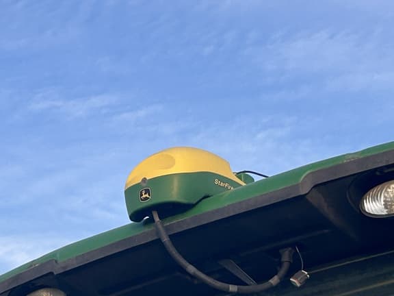 Image of John Deere StarFire 6000 Primary image