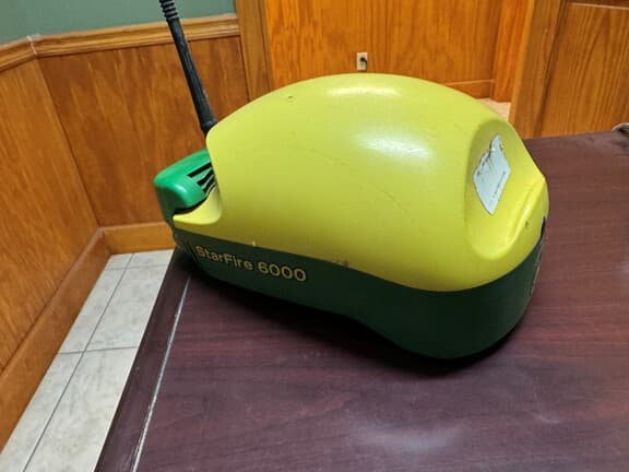 Image of John Deere StarFire 6000 Image 1
