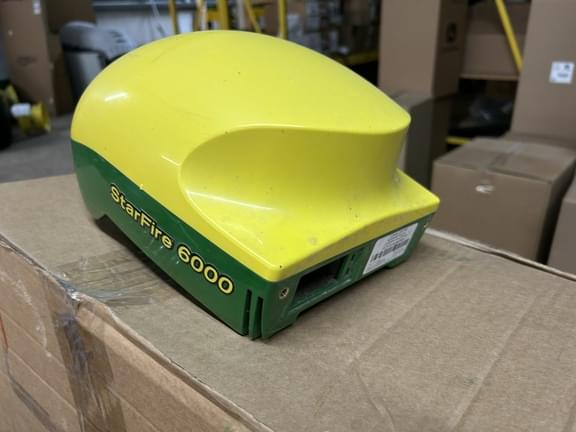 Image of John Deere StarFire 6000 equipment image 4